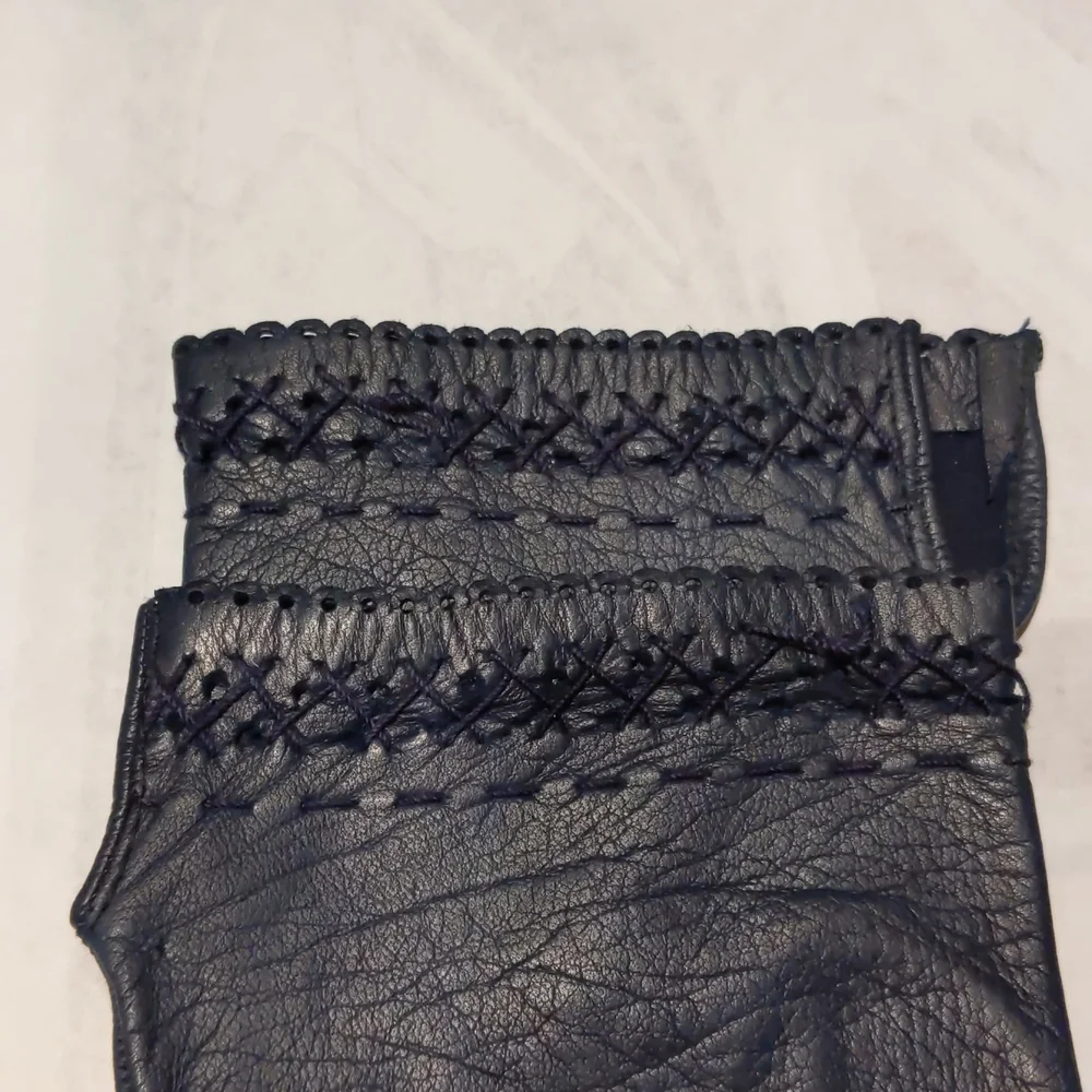 Vintage black leather gloves - Picture 4 of 6